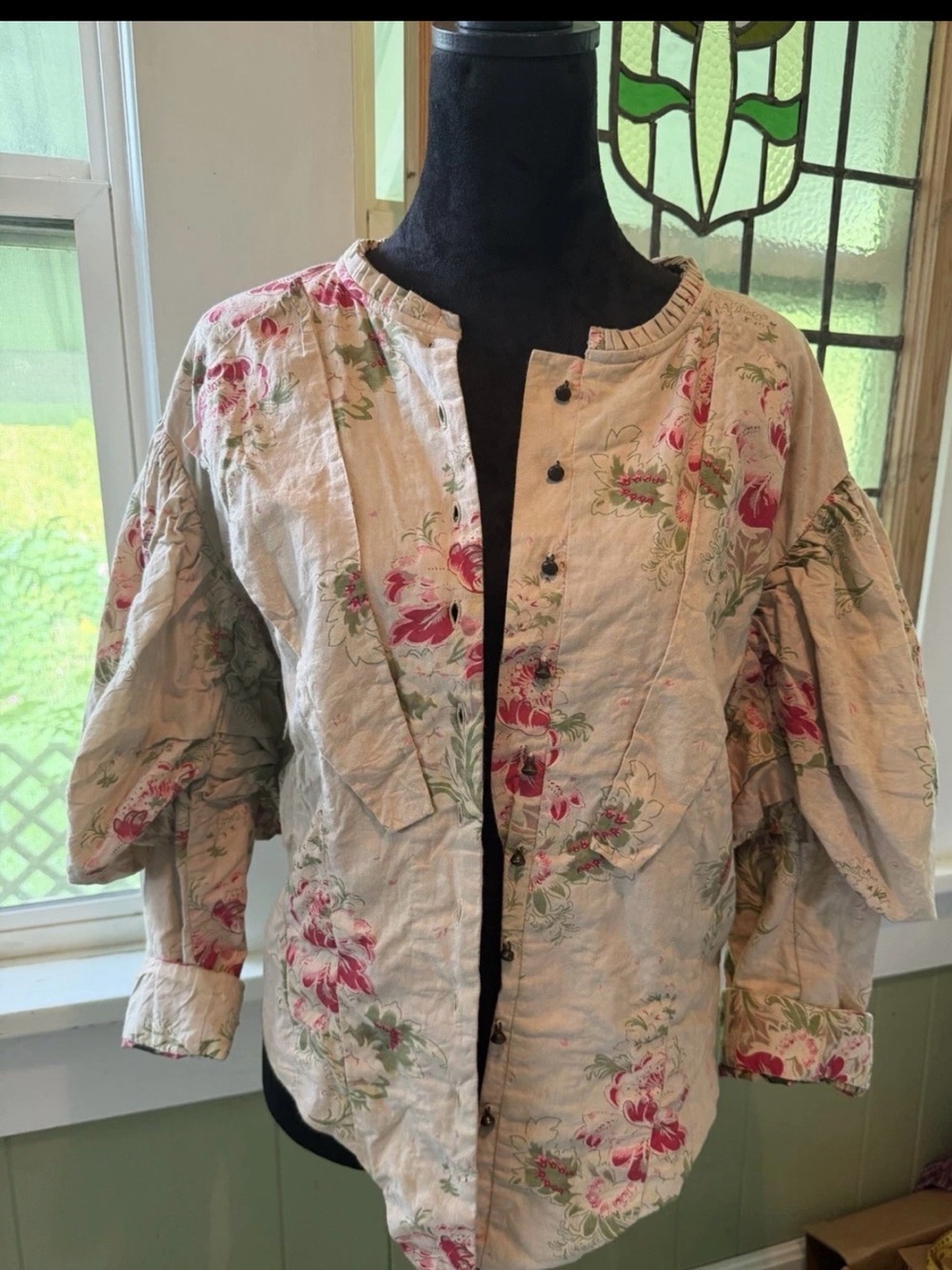 Magnolia Pearl cotton floral Victorian jacket preowned excellent condition